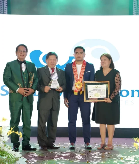 Land development design and engineering team receiving Golden Globe award